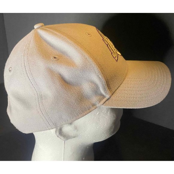New Era 9Forty Los Angeles Lakers Snapback Hat Silver Logo NBA Basketball - Picture 4 of 7